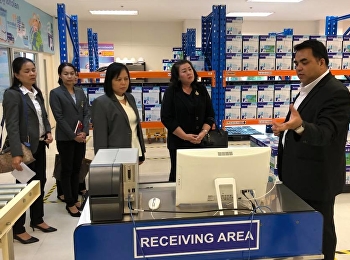 วันที่ 3 พฤษภาคม 2561 ผศ.ดร.คมสัน
โสมณวัตร
คณบดีวิทยาลัยโลจิสติกส์และซัพพลายเชน
มหาวิทยาลัยราชภัฏสวนสุนันทา
ได้ต้อนรับคณะศึกษาดูงานจากวิทยาลัยเทคโนโลยีอักษรพัทยา
และวิทยาลัยเทคโนโลยีอักษรบริหารธุรกิจ
โดยมีการแลกเปลี่ยนเกี่ยวกับกระบวนบริหารงาน