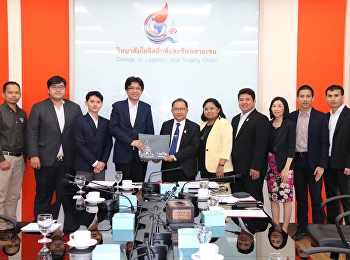 อาจารย์สุวัฒน์ นวลขาวง
รองคณบดีฝ่ายบริหาร อาจารย์วิริยา
บุญมาเลิศ รองคณบดีฝ่ายวิชาการ
และดร.ธันย์ ชัยทร
รองคณบดีฝ่ายกิจการนักศึกษา
วิทยาลัยโลจิสติกส์และซัพพลายเชน
มหาวิทยาลัยราชภัฏสวนสุนันทา
ได้ต้อนรับคณะศึกษาดูงานสถาบันเทคโนโลยี
ไทย-ญี่ปุ่น