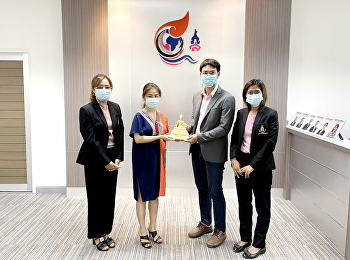 คณาจารย์
เข้ามอบของขวัญสวัสดีปีใหม่แด่อาจารย์
ดร.ฉัตรรัตน์ โหตระไวศยะ
คณบดีวิทยาลัยโลจิสติกส์ฯ