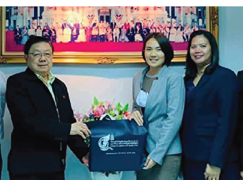 อาจารย์มาธุสร แข็งขัน
หัวหน้าสาขาการจัดการโลจิสติกส์และซัพพลายเชน
(ระบบการศึกษาทางไกล) พร้อมคณะ เข้าพบ
คุณสายัณห์ จันทร์วิภาสวงศ์