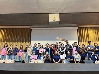 May 24, 2024 with photos of the
atmosphere, rehearsal, hat ceremony for
students in the Maritime Business major.
College of Logistics and Supply Chain
The rehearsal was supervised by
Professor Siri-on Sanong,