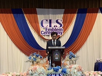 Asst. Prof. Dr. Kaenphet Saranontawat,
Deputy Rector of Nakhon Pathom Campus He
presided over the ceremony of presenting
hats, shoulder decorations, pins, and
badges to students in the academic year
2023